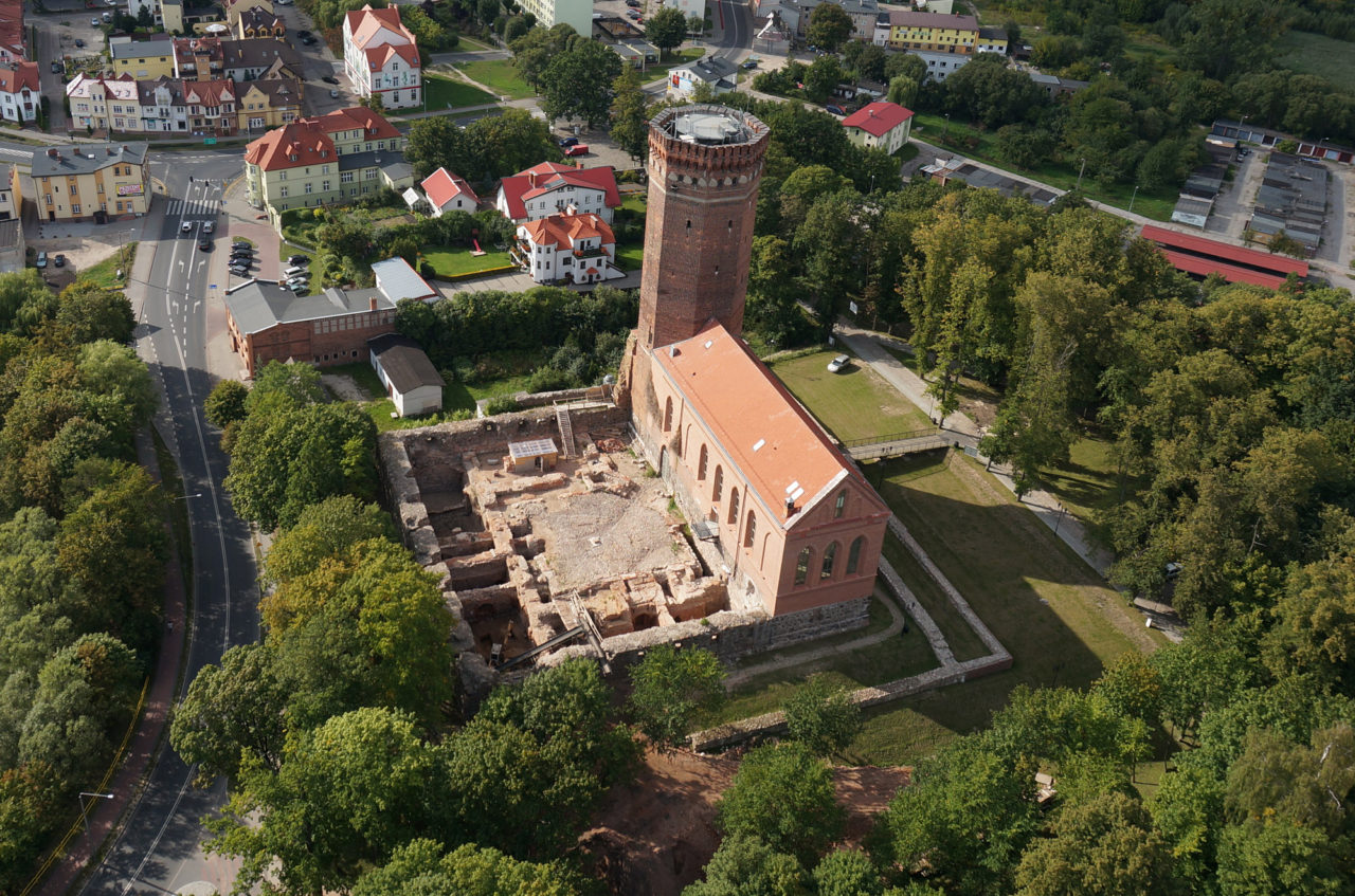 Zamek krzyżacki w Człuchowie podczas wykopalisk w 2014 roku/Teutonic castle in Człuchów during archaeological excavations in 2014